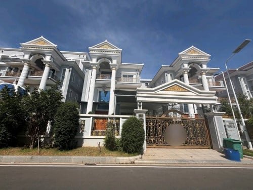 វីឡាឃ្វីនជួល បុរីវិមានភ្នំពេញ/ Queen Villa for rent at Borey Vimean PP