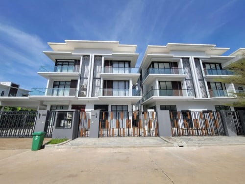 វីឡា Twin លក់បន្ទាន់ខ្លាំង ១០នាទីបុរីប៉េងហួតបឹងស្នោរ