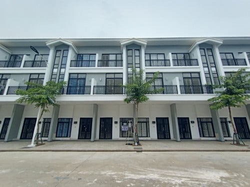 ☆ វីឡាកូនកាត់LVសម្រាប់ជួល | Link Villa LV for Rent