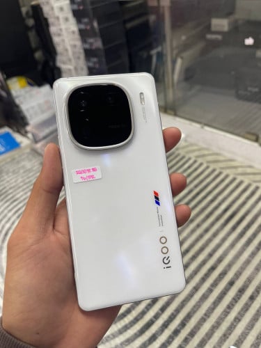 📲📲📲 : BMW IQOO 12 5GRam  16G Rom 512G   Color : white 99%Price:
