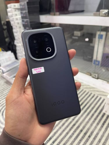 📲📲📲 : BMW IQOO 13 5GRam  16G Rom 512G   Color : black 99%