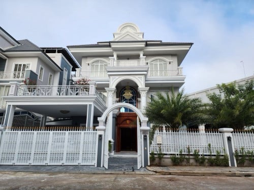 វីឡាសម្រាប់ជួល |  Villa for rent in (ទីតាំង​បុរីឡុងនី​ គម្រោង៤)