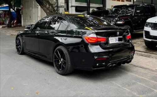 BMW 328i