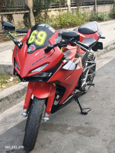 CBR 150R 2021 ABS ថ្មីកេស ប្រើបាន២ឆ្នាំ
