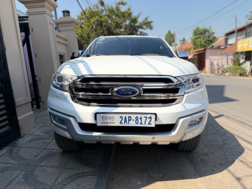 Ford    EVEREST TITANIUM 017 សុីនមួយជុំ