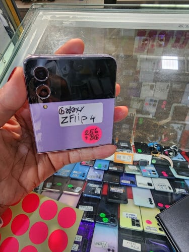 Galaxy zflip. 4- 256g8G 98%