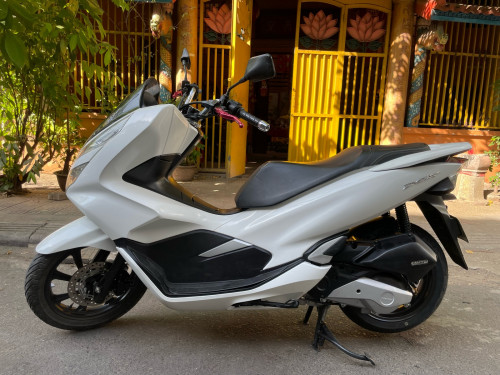 Honda Pcx125cc 2018 Japan New98%មានពន្ធកាតគ្រីស្លាកលេខ