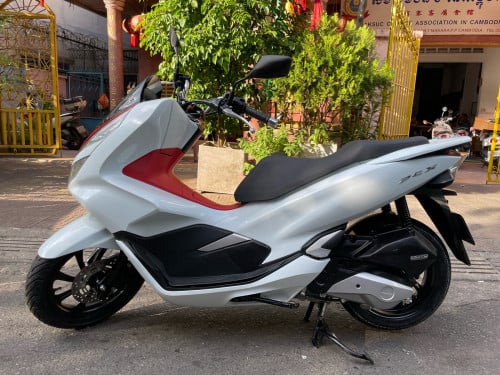 Honda Pcx150cc 2020 New98%មានពន្ធកាតគ្រីស្លាកលេខ