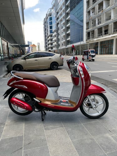 Honda scoopy 2014