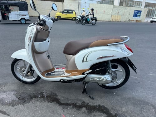Honda scooyi