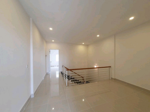 House near Hope school for rent