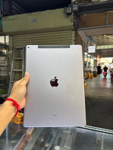 iPad 12.5inh 128G sim WiFi ម៉ាសុីនសានុំស្រុីន