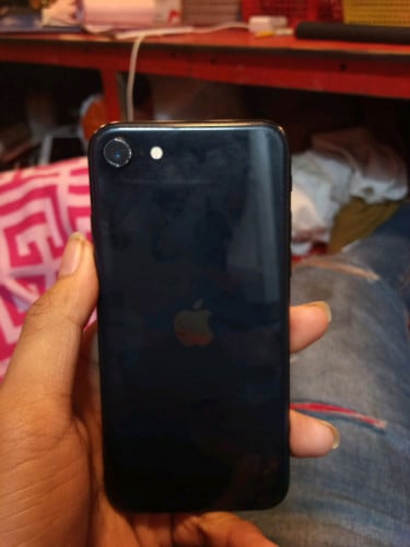 iphone se 3bypssរបស់កម្រង 128gមានស្កេនថ្មនៅអែម