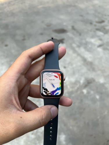 Iwatch S5 40mm Condition : 98.5% free Charger  free Screen#ភ្នំពេញ