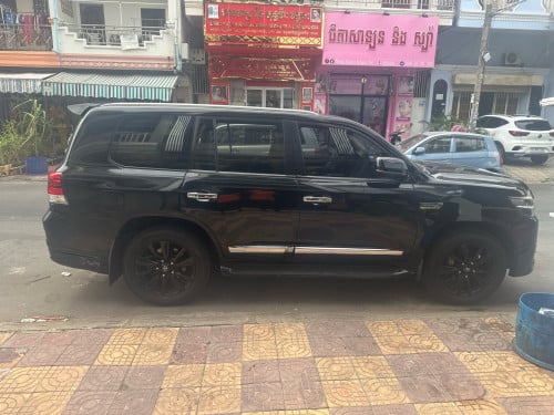 land cruiser ​2008 up 2021   V8 សាំង