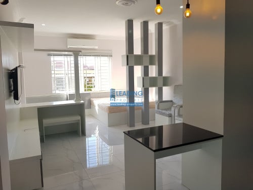 N879 | Western Studio Apartment With Elevator For Rent in Toul Sangke
