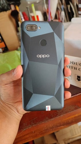 OPPO A12