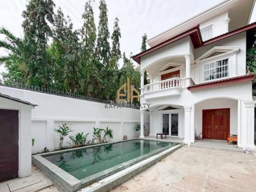 Pool villa for rent in BKK1