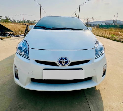 Prius 011 option 3 ឡានស្អាតខ្លាំង auto check ពិន្ទុខ្ពស់