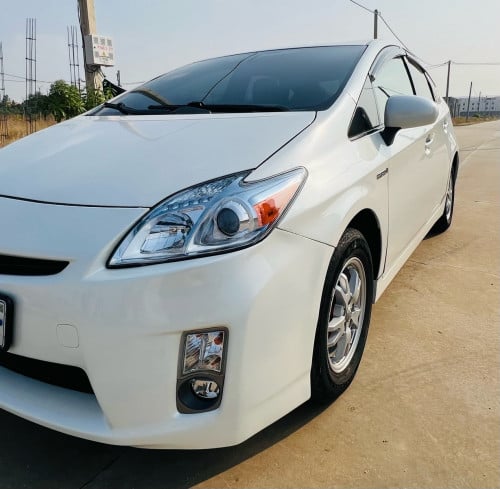 Prius 011 option 3 ឡានស្អាតខ្លាំង auto check ពិន្ទុខ្ពស់