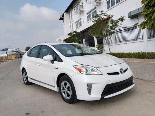 Prius 012 options 3 តំលៃ17990(ចរចារ)
