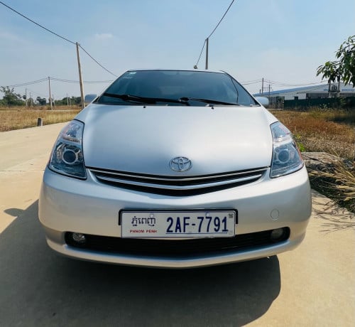Prius 06 full option  ធានាឡានស្អាត អាគុយថ្មី ABS ថ្មី