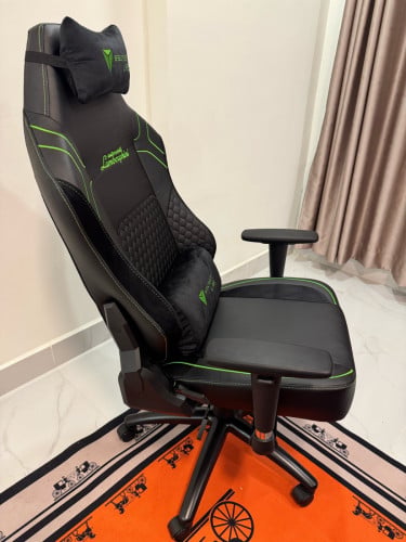 Secret lap Gaming Chair new 100%✅