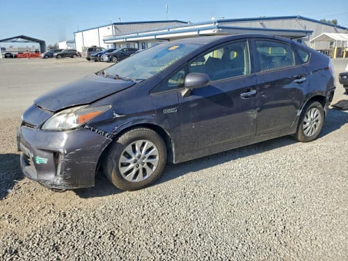 Sell Prius 2013 plug in 🐝សាង​15300$បញ្ជាក់​រៀបចំ​ខ្លួន​ឯង​