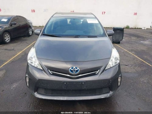 Sell PriusV 2014 option 3 លំដាប់​មេឡាន​សាង​15900$រៀបចំ​ខ្លួន​ឯង​