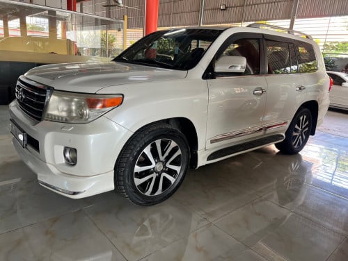 Toyota Land Cruiser Full 2013