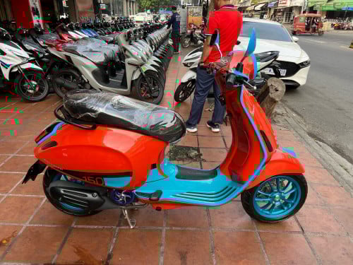 VESPA PRIMAVERA សេរី2023