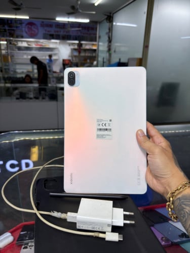 Xiaomi Pad 5 Global WiFi Only Ram6GB HD256GB Phone Condition 99% , មានឆ្នាំងសាកសុីន&Case&Pen