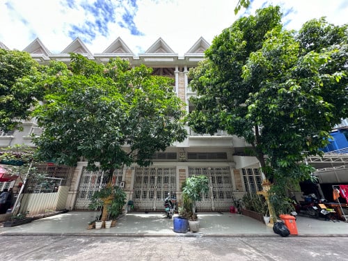 ផ្ទះល្វែង លក់បន្ទាន់ខ្លាំង បុរីប៉េងហួត បឹងស្នោរ