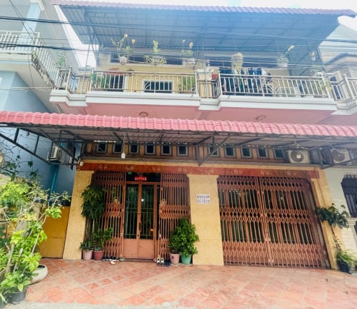 ផ្ទះលក់២ល្វែង (តំលៃចចារបាន)