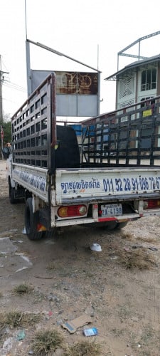 ឡានជួលដឹកអីវ៉ាន់