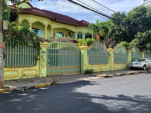 វីឡាលក់នៅទួលគោក