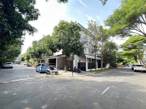 ផ្ទះវីឡាកែង សំរាប់ជួល ប៉េងហួត