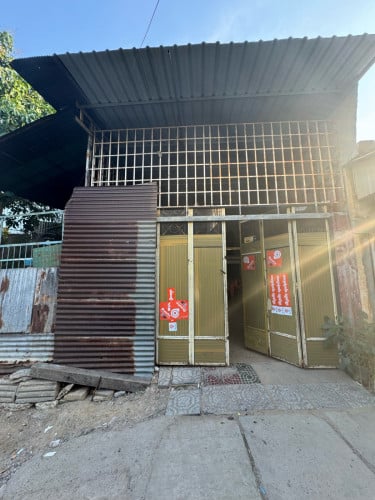 ចំកណ្តាល់ក្រុងភ្នំពេញ ក្រោយអង់តែនទួលគោក ច្រក់ចូលតូច ប្លង់រឹង ចរចារបាន