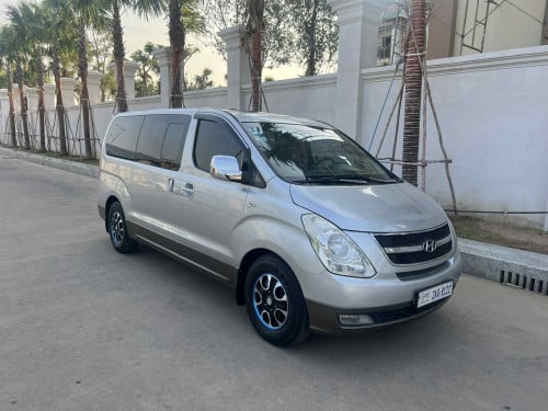 ឡានលក់ 09 HVX full option តម្លៃល្អ 12600$