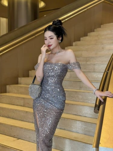 រ៉ូបលក់ ថ្មី 100% ទិញមកខុសសាយ