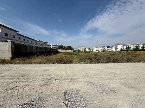 ដីលក់(15x43)នៅជិតបុរីពិភពថ្មីឈូកវ៉ា2