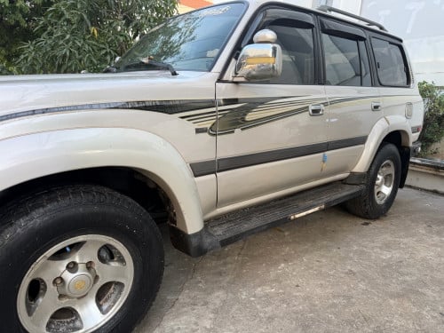 លក់.       1997.      8900