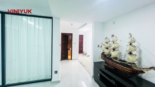 ផ្ទះអាជីវកម្ម 2 ល្វែង លើផ្លូវធំ សម្រាប់ជួល!!