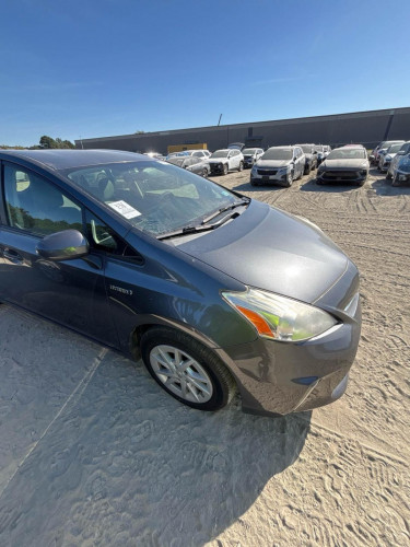 មកថ្ងៃ 20 នេះ 2012 Prius V Full opt 3” ប្រផេះស្លាបក្អែក មេឡានថ្មីដាច់