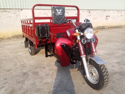 កង់បីលក់មួយទឹកម៉ាកចុងសុីនកំលាំង200ccនៅថ្មីណាស់