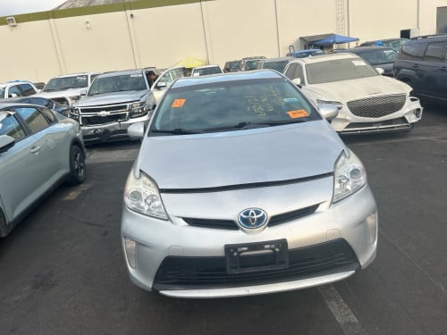 មកថ្ងៃ 21នេះ 2013” Prius ទឹកប្រាក់ស្អាត Full JBL Deluxe មេឡានមិនងាយជួប