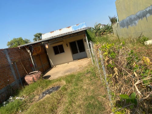 ផ្ទះក្នុងក្រុងកំពតលក់បន្ទាន់ត្រឹមតែ 25000$