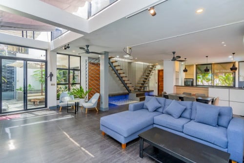 𝐅𝐨𝐫 𝐑𝐞𝐧𝐭: 3-Bedroom Apartment – Renovated Apt- Duan Penh Area