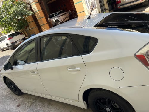 ឡានលក់PRIUS2013អុកសិន២ថ្នាំហ្សិនមួយជុំ