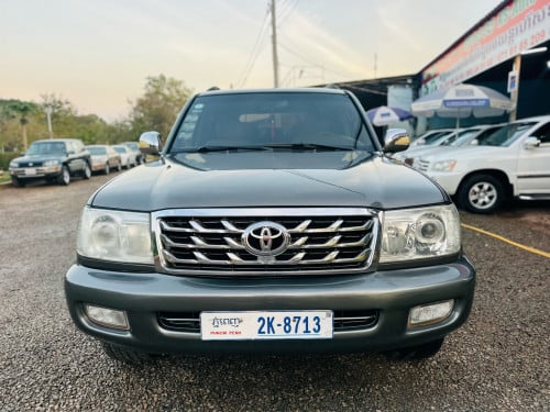 ឡានលក់ទើបតែរៀបចំហើយស្អាតណាស់បងប្អូនToyota LandCruiserឆ្នាំ1998សាំងហ្គាស់សុំណុំសុីនតំលៃ11900$ចរចារSR